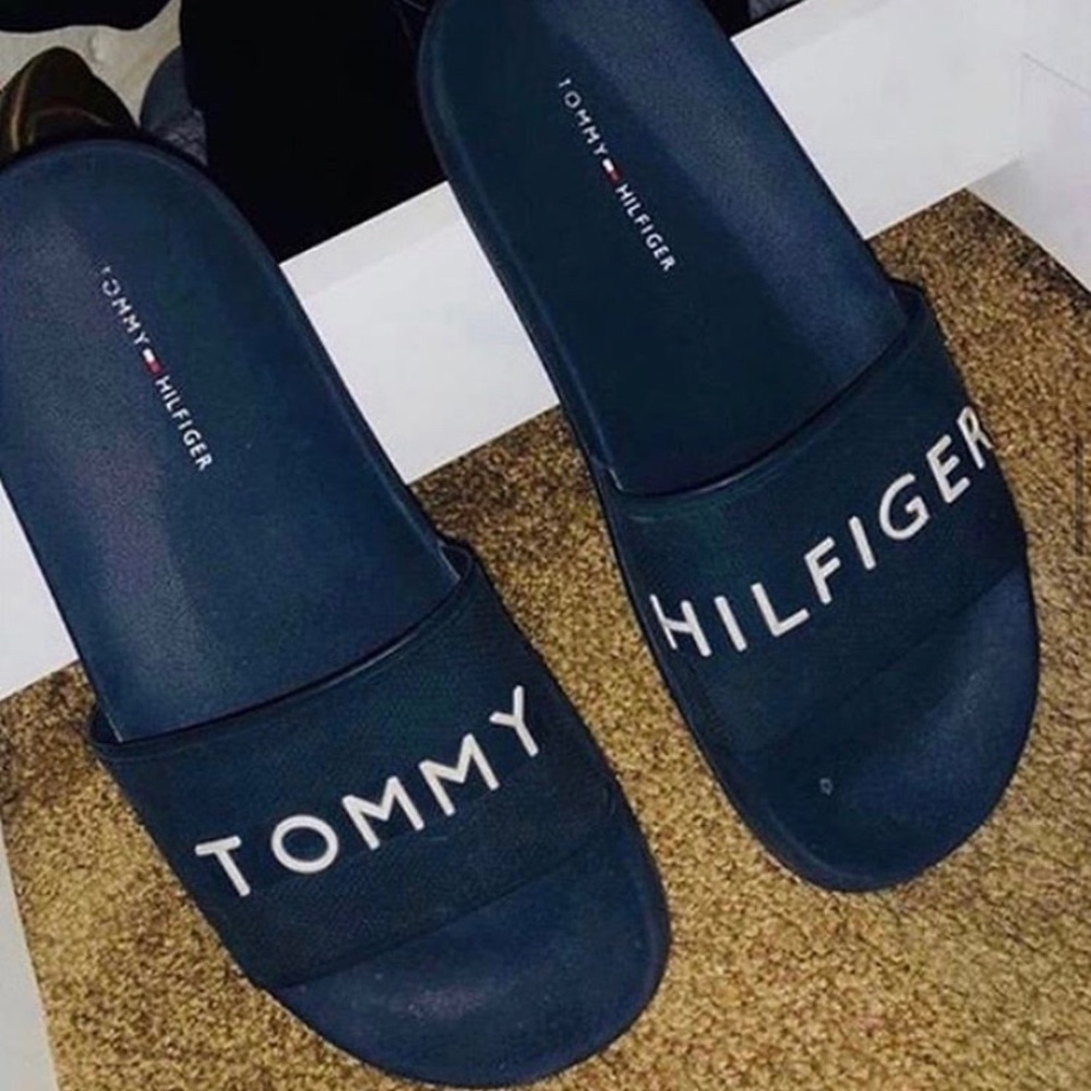 Tommy Hilfiger sandals size 6✨